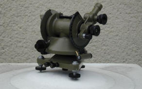 Pilotovací teodolit MEOPTA 605